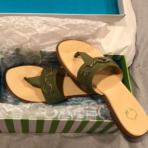 New C. Wonder Annabelle Leather Thong Sandals Olive size 8 M